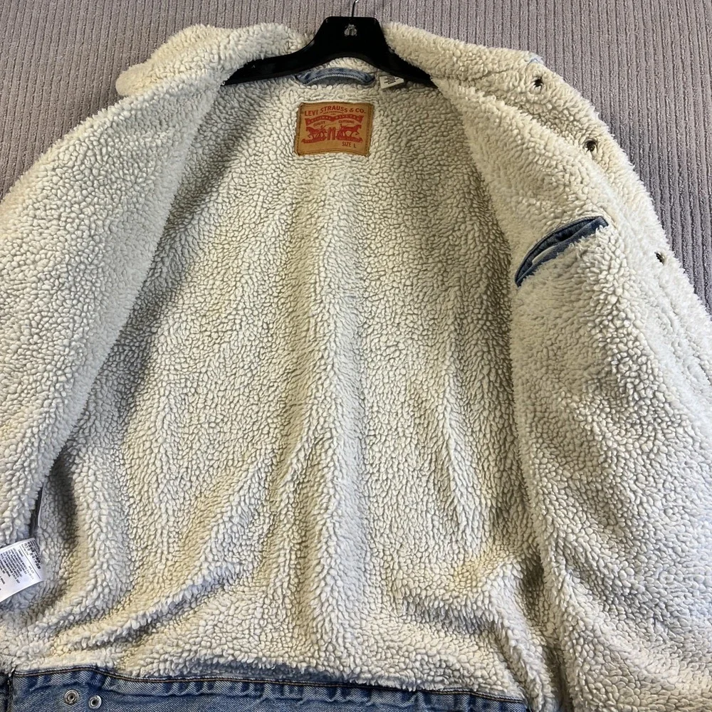Levi's Vintage Trucker Jacket Men's L Distressed Light Wash Denim Sherpa Lined - Picture 7 of 12